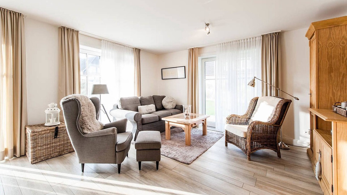 Busum Apartment | Living under thatch - vacation apartment for 4 people