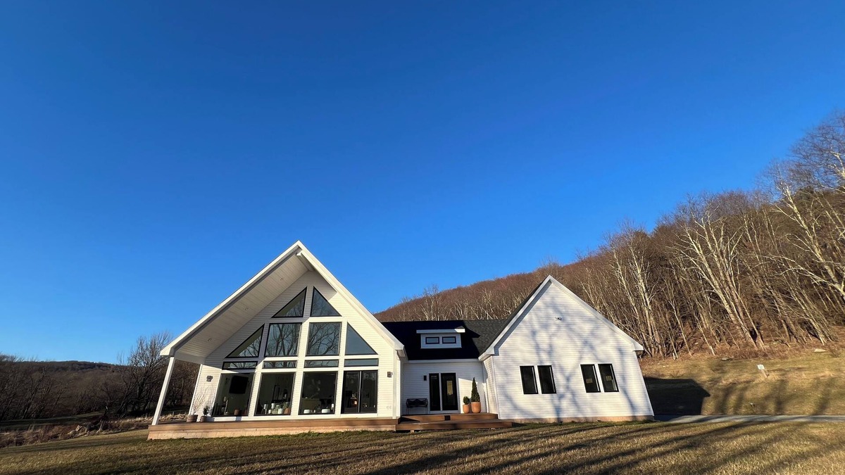 Livingston Manor House | Livingston Manor Lodge - brand new, modern upstate house - 10 min from town