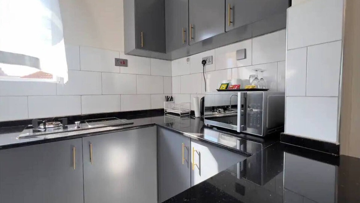 Kampala Apartment | LivLuxe Apartments 6