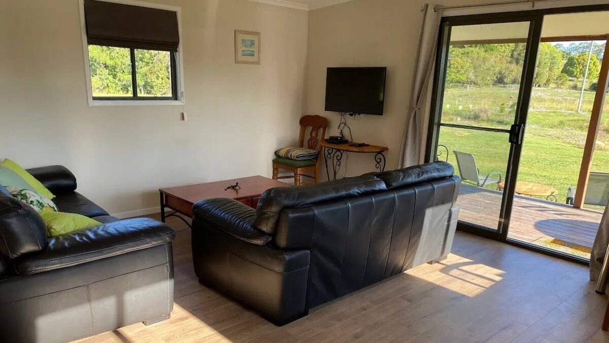 Pinbarren Cabin | Lizard Lodge Farmstay-Families-Horse Riders-Nature