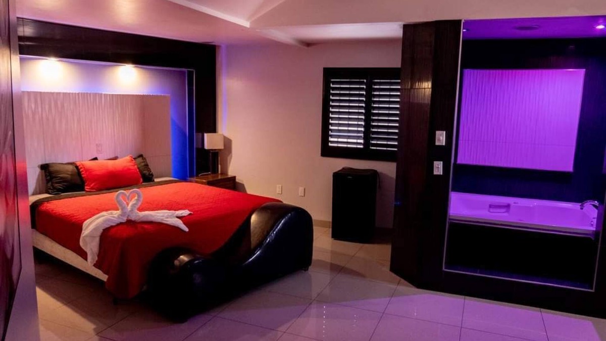 La Joya Hotel | LIZVAN HOTEL MOTEL