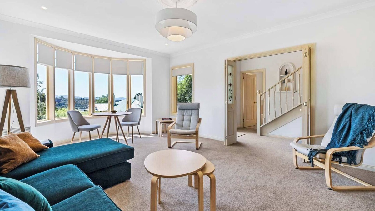 Hobart House | "Lizzy's Hideaway" – Close to City, Sleeps 6