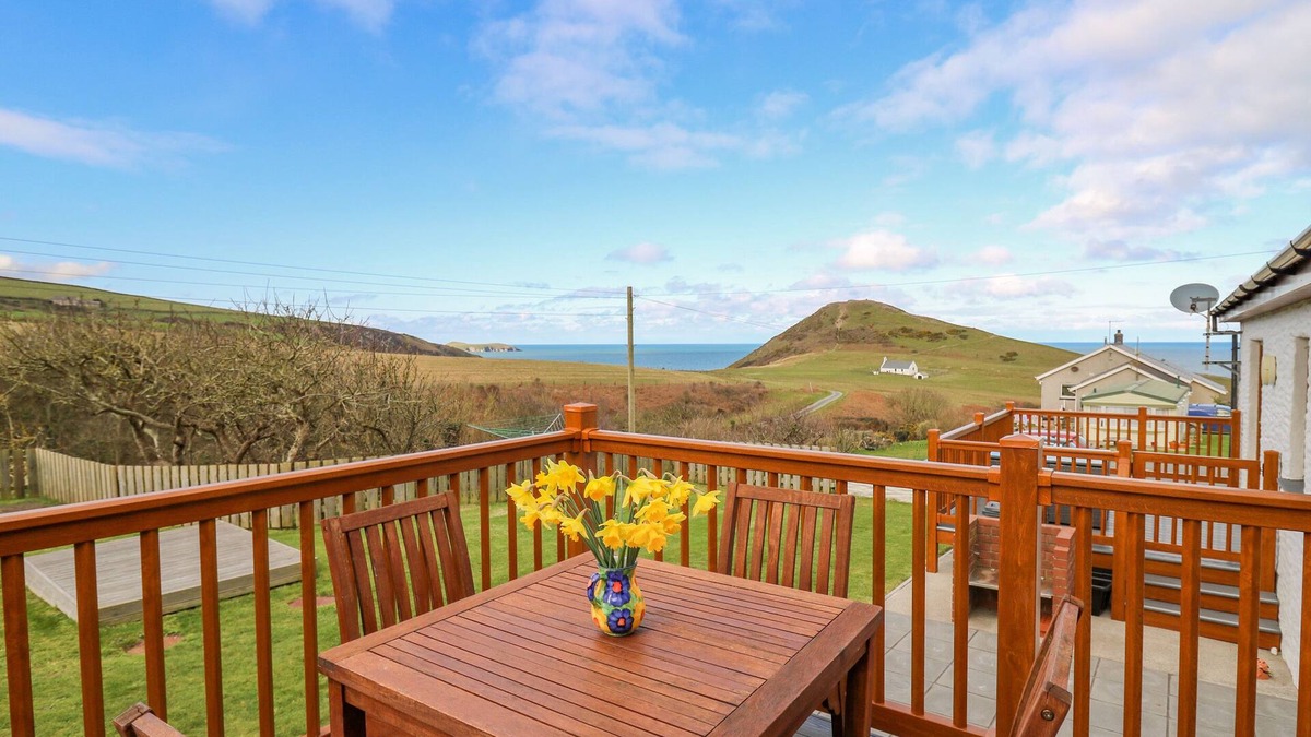 Mwnt Cottage | LLAETHDY, pet friendly, country holiday cottage in Cardigan