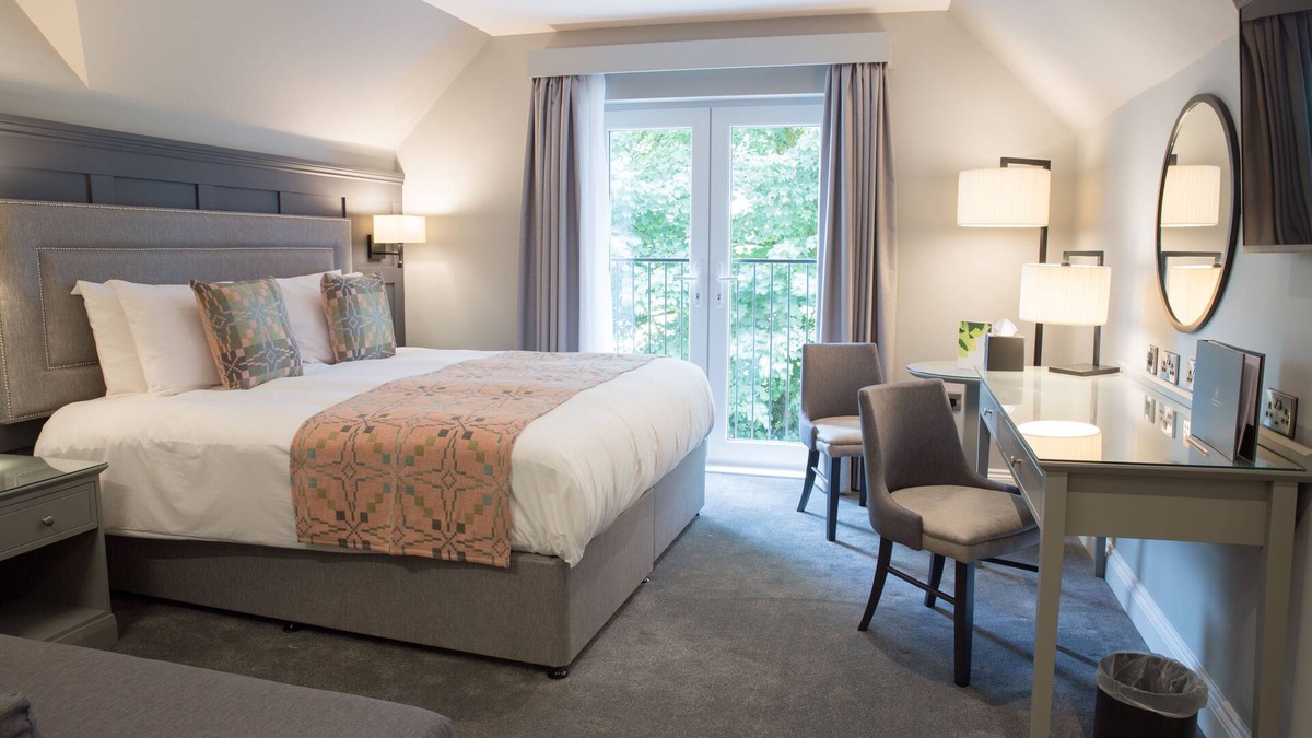 Pontypridd Hotel | Llechwen Hall Hotel