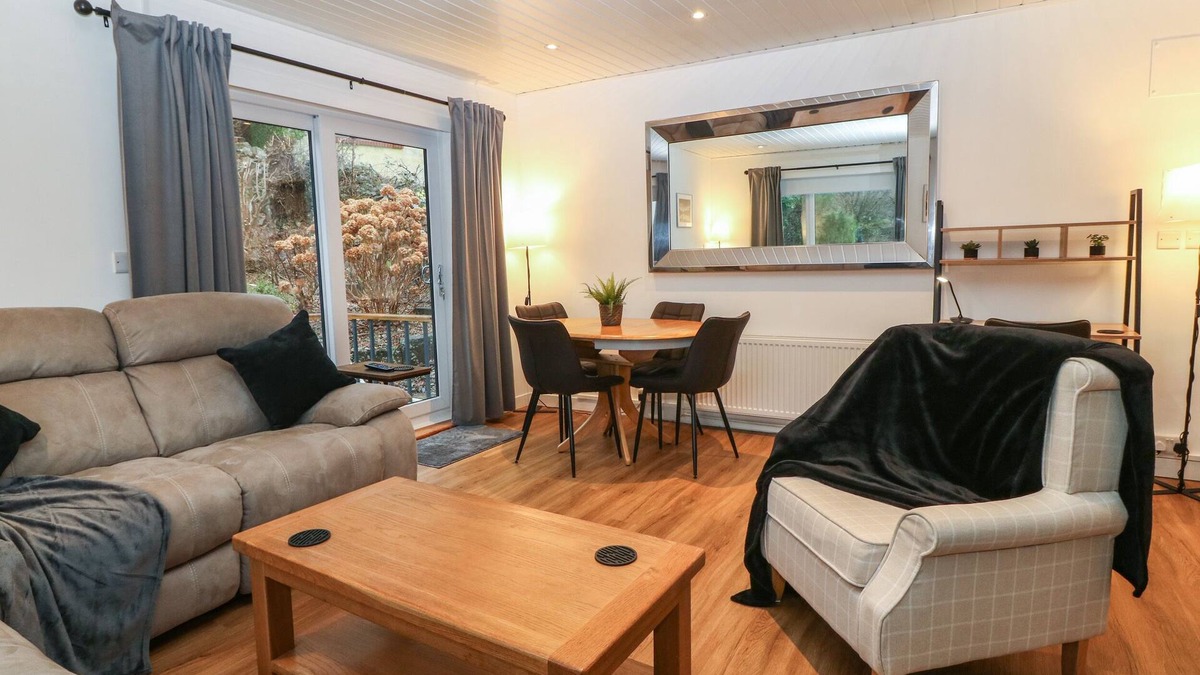 Gallt Y Foel House | LLETY'R WYDDFA, pet friendly, character holiday cottage in Llanberis