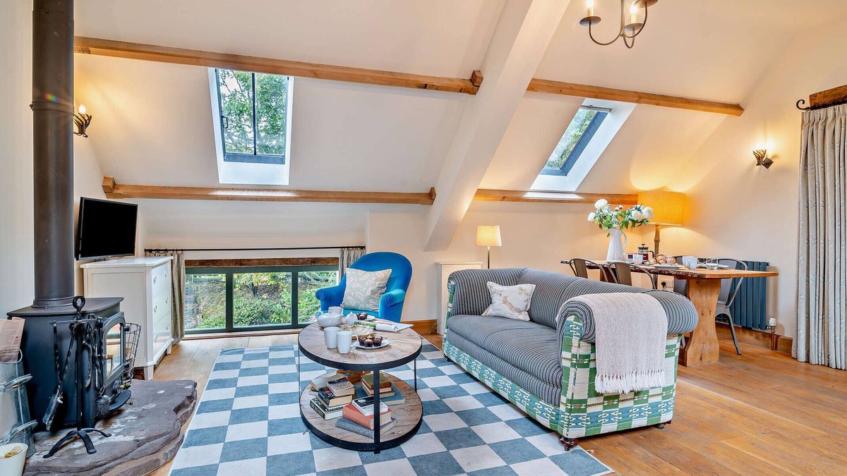 Cwmdu House | Llewenau-Draw Farm - The Barn