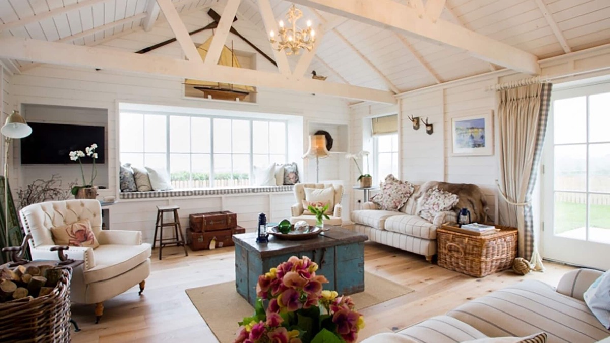 Dulas Cottage | LLIGWY BEACH COTTAGE, pet friendly, luxury holiday cottage in Moelfre