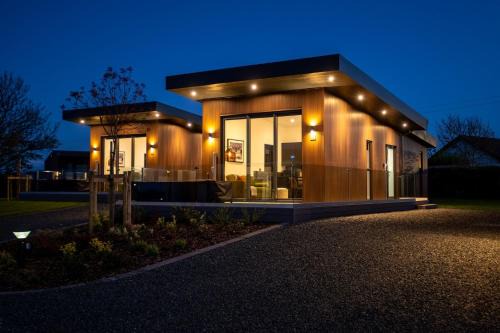 Llangefni House | Lligwy Lodge