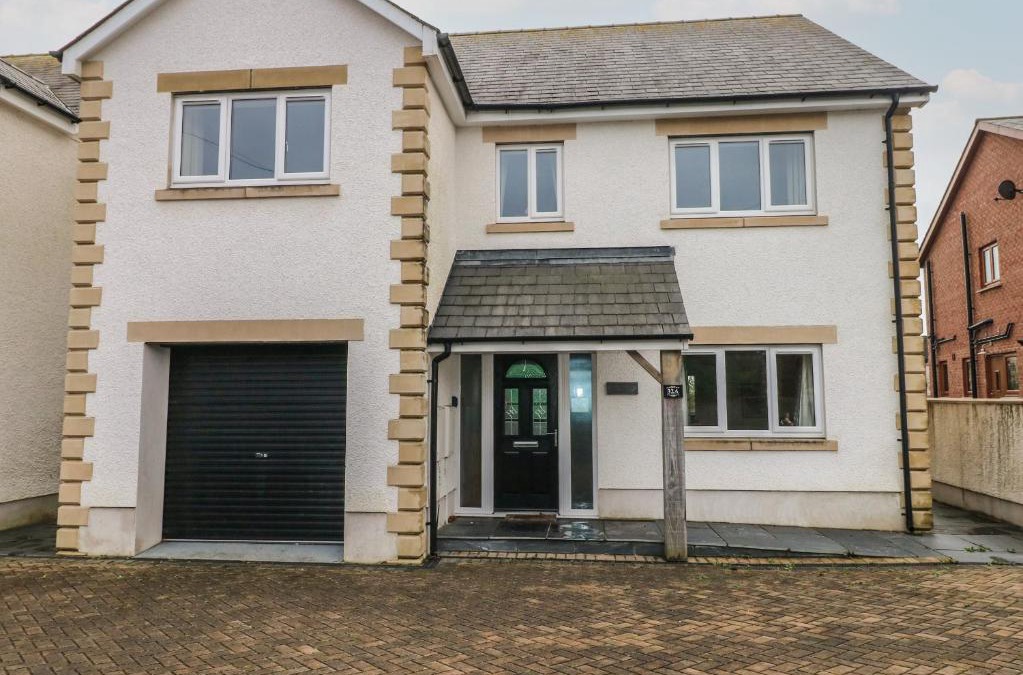 Burry Port House | Llygad Y Lleuad Moon