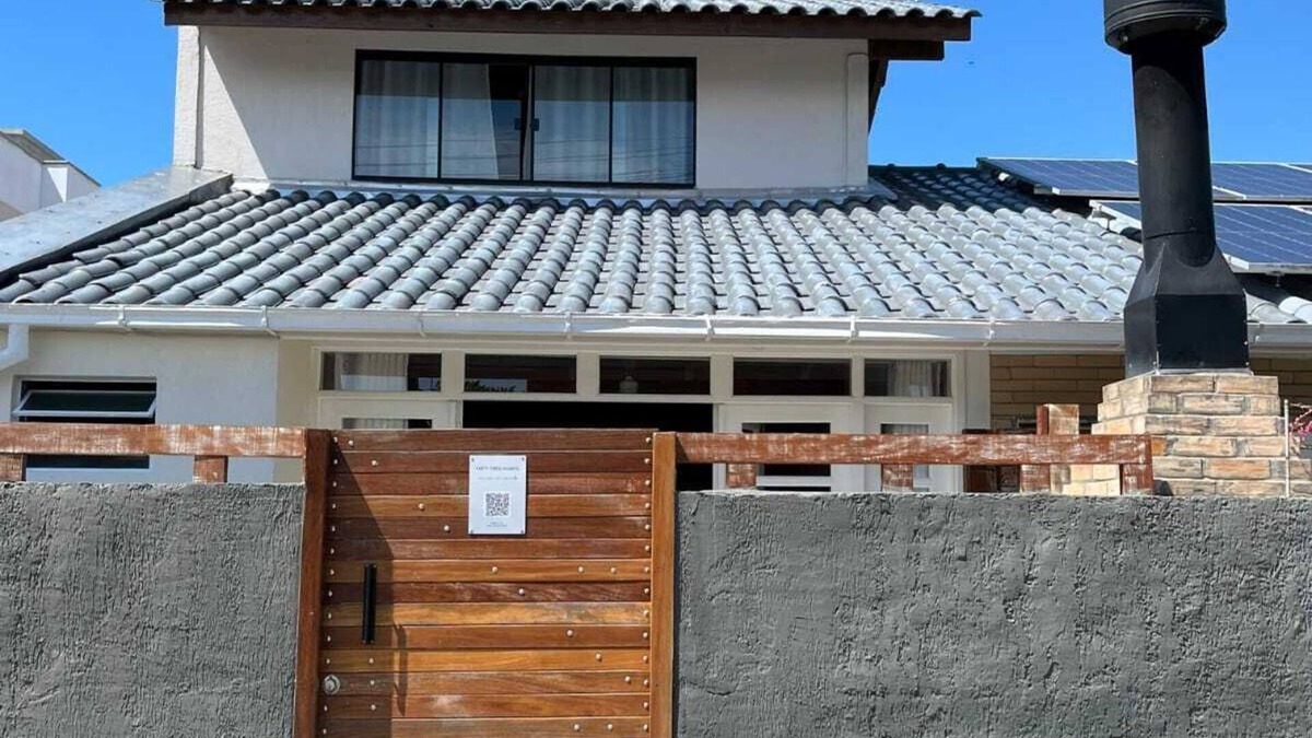 Pinheira House | Loft in Praia da Pinheira, with a charming mezzanine.