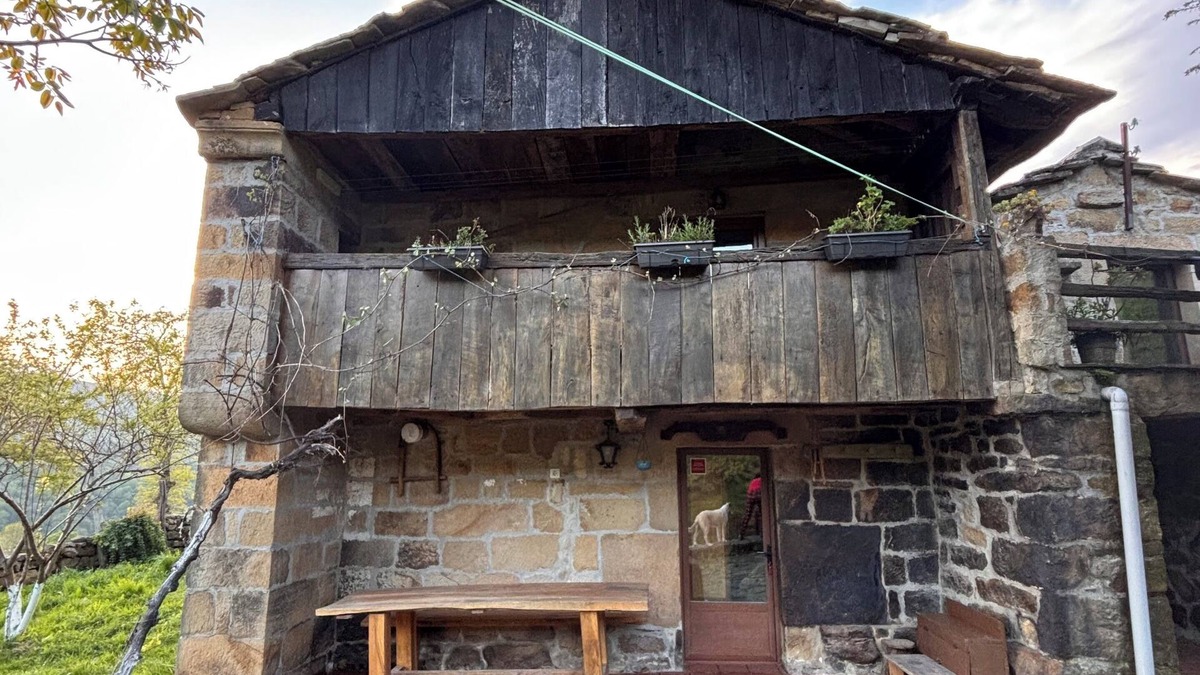 Resconorio Cabin | Lo Macario Pasiega cabin, with forest views