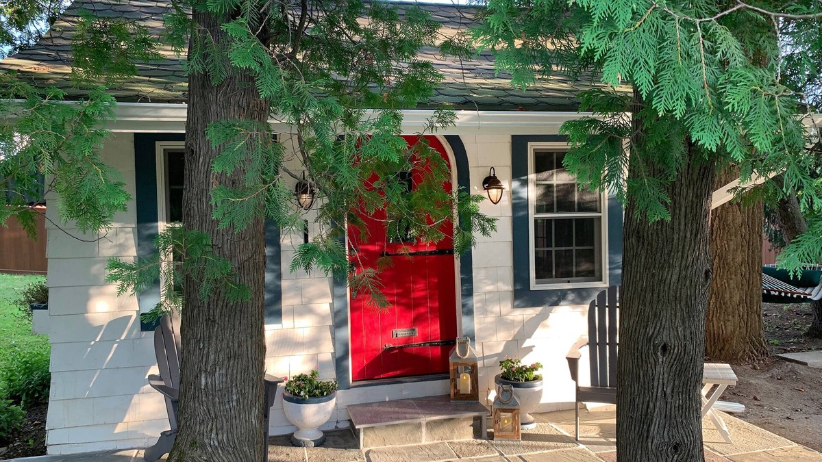 Germantown Cottage | Loblolly Cottage - Enchanting Retreat set among towering pines.