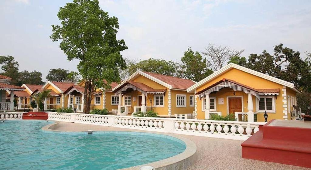 Mangeshi House | Lobo Abode