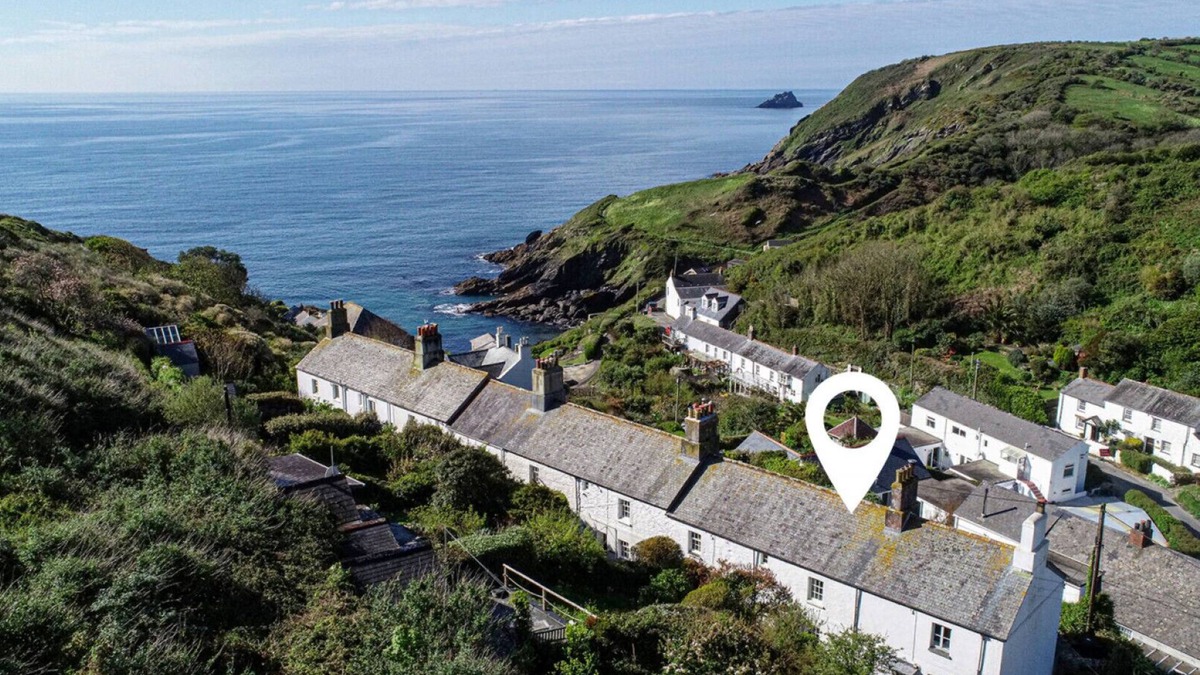 Portloe Cottage | Lobster Pot, Portloe, views of the village and sea