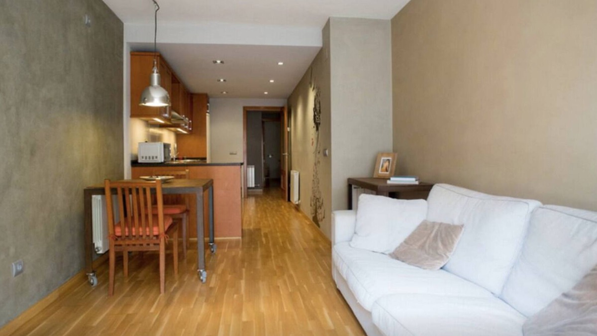 Molins de Rei Apartment | Local charm. Real life! 20 min to Barcelona A/C + WiFi