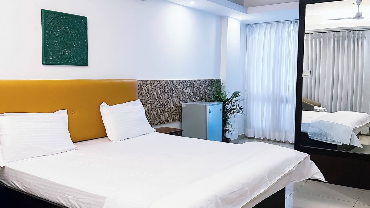 Hauz Khas Village Bed & Breakfast | Locals Stay Hauz Khas