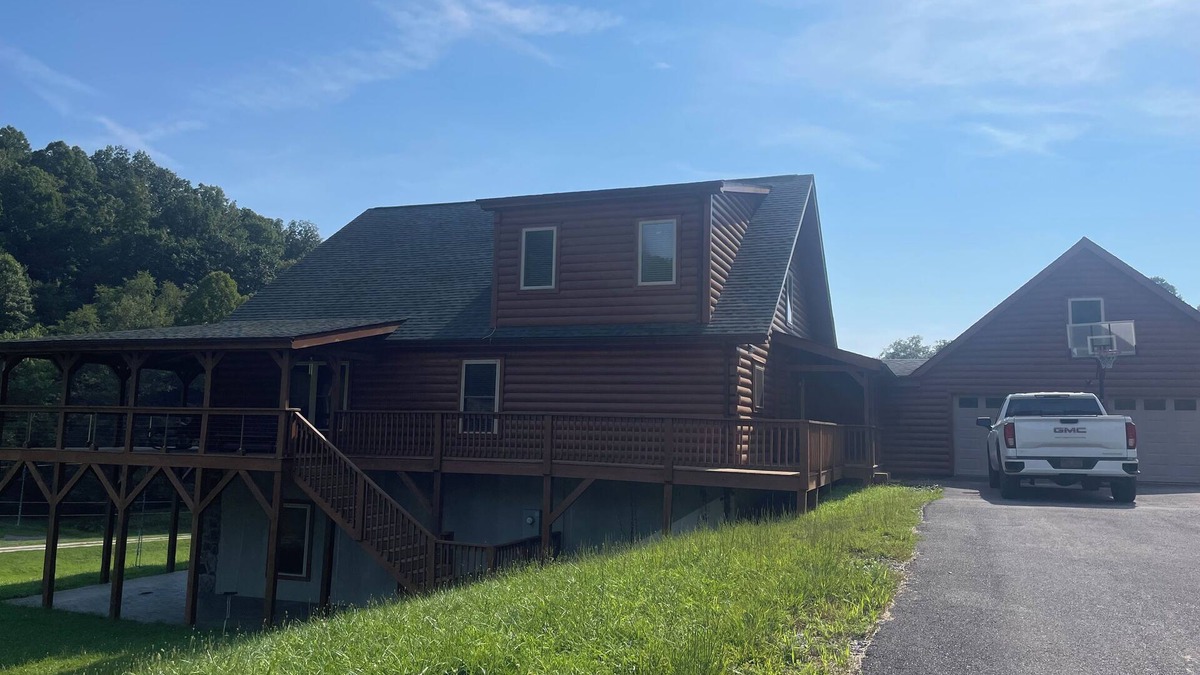 Saulsville Cabin | Located 3.6 miles from HM pinnacle trail. Stunning views accompanied by wildlife