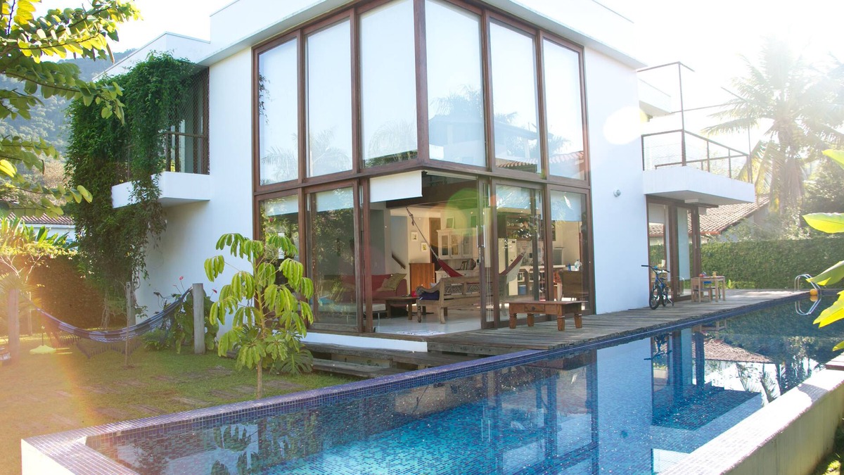 Itamambuca House | Located 80m from the sea. Pool w 20m streak. High ceiling, Sky TV - Wi-Fi