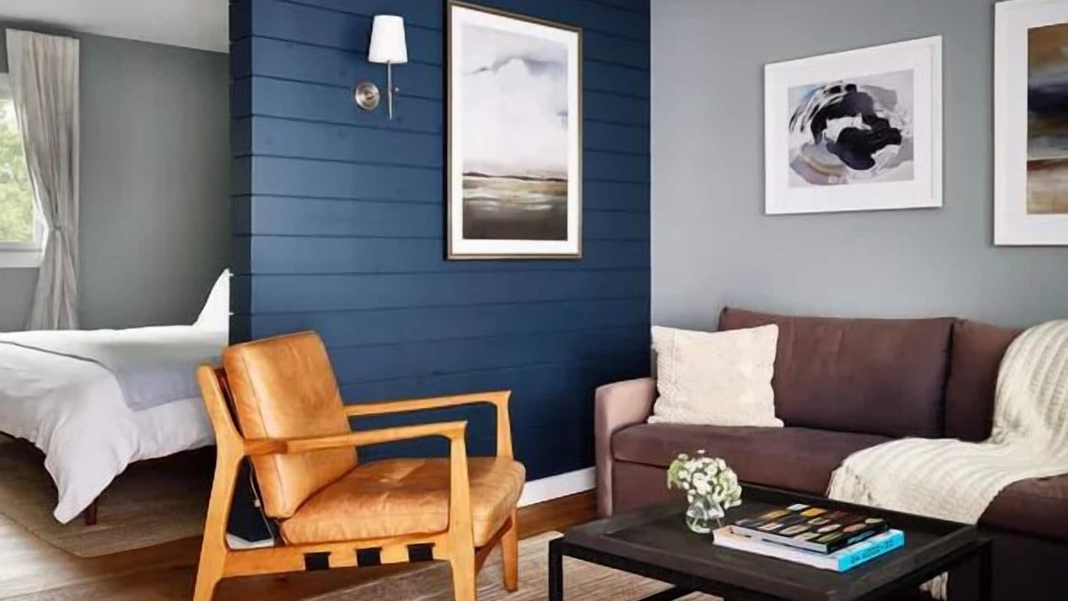 East Hampton North Hotel | Located Close to East Hampton's Gorgeous Beaches! 2 Comfortable Units, Pool!