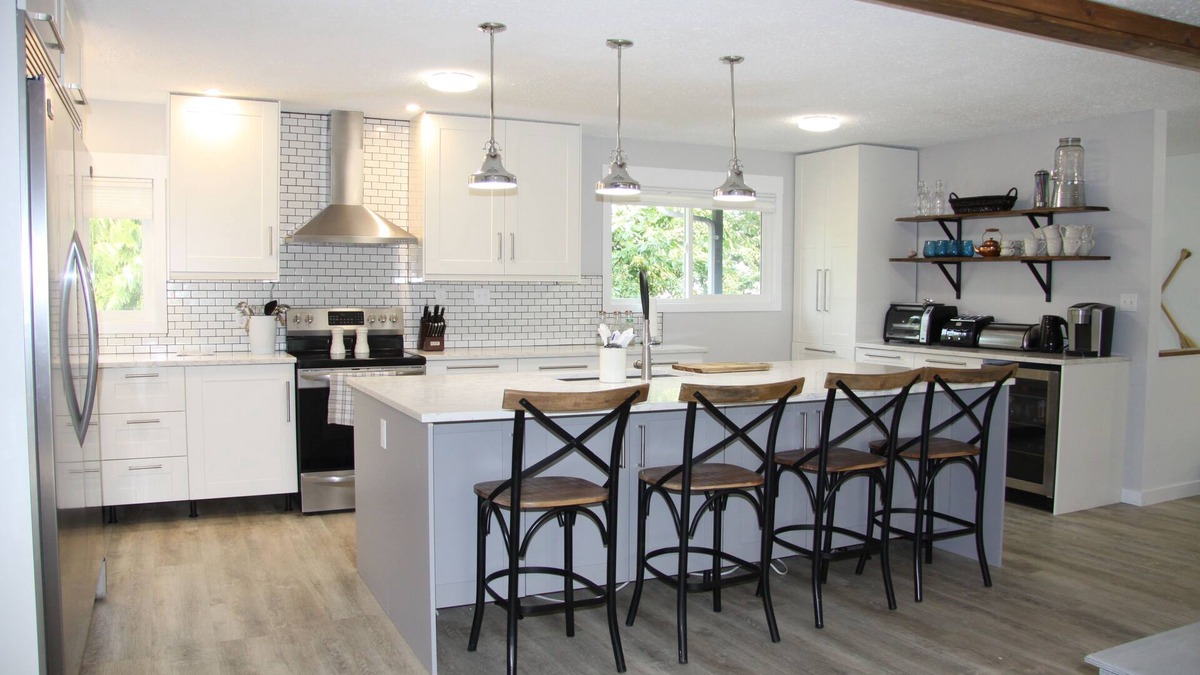 Swansea Point House | Located directly across from the BEACH, Fire Pit, Fully Fenced Private Yard