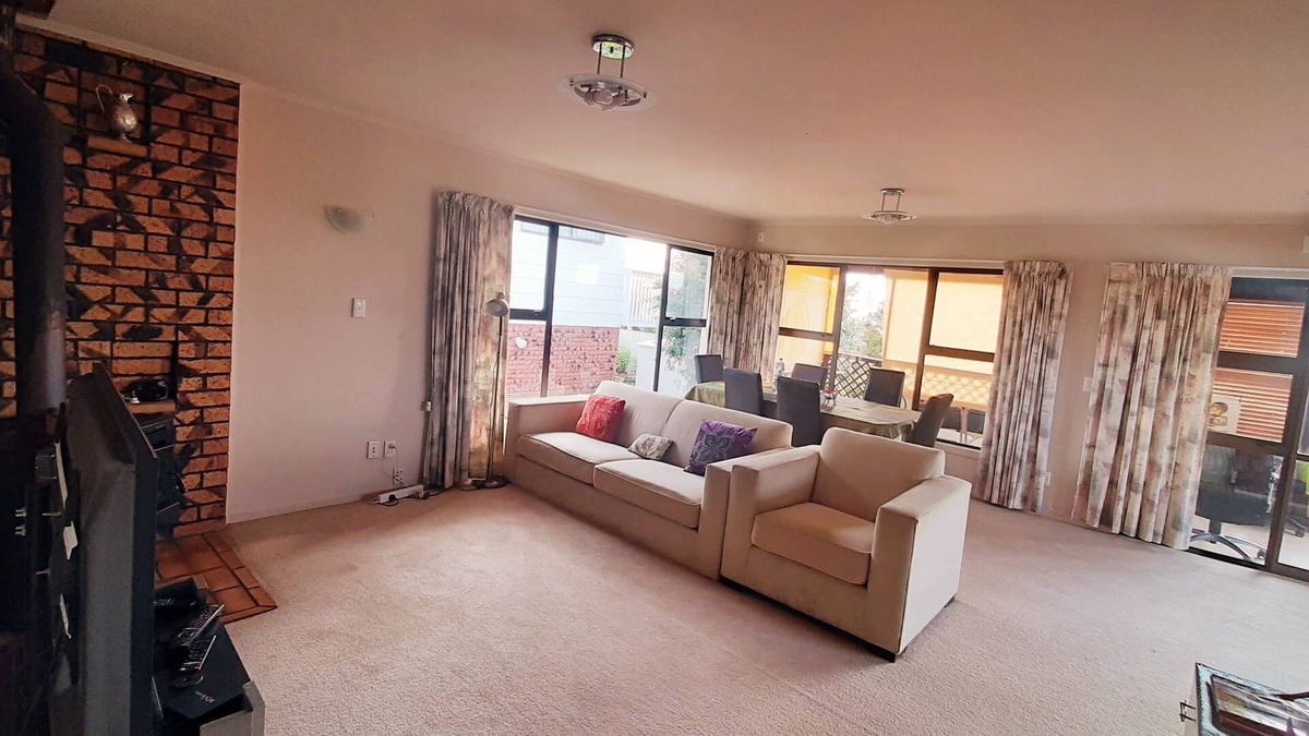 Browns Bay Apartment | Located in Auckland, 15 km from Harbor Bridge.