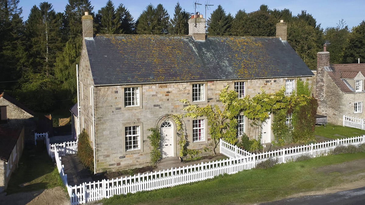 Coneysthorpe Apartment | Located in the Castle Howard Estate village of Coneysthorpe, The Green is a cosy cottage that has be