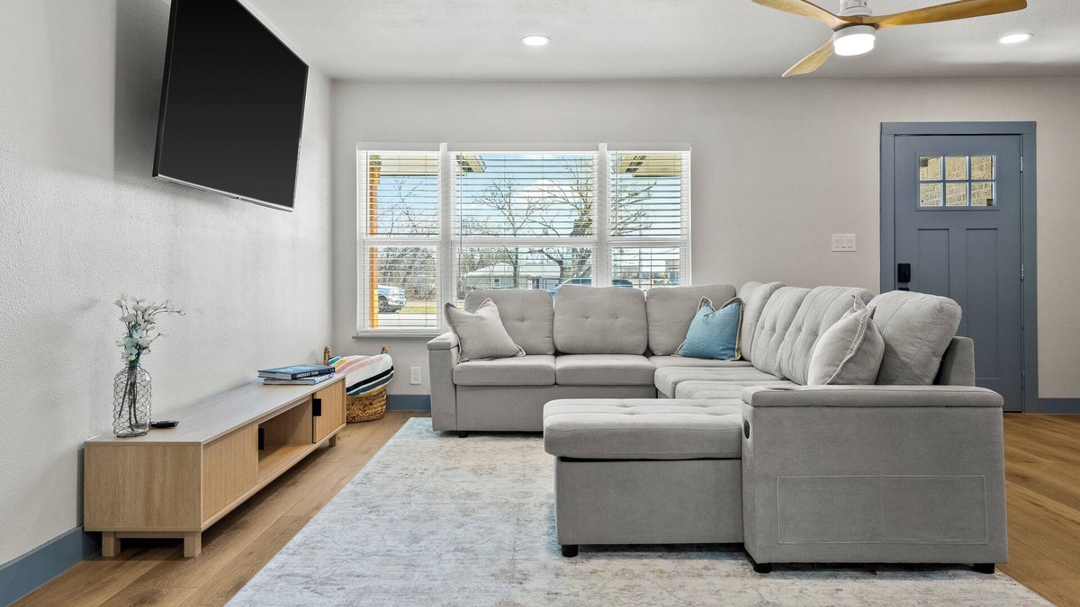 Melissa House | Located in the Heart of Melissa, TX a quick 2 minute walk to downtown