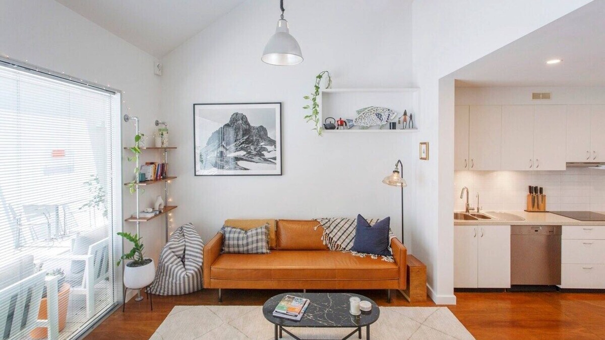 Fremantle Apartment | Located in the Old Tannery just minutes walk to Central Fremantle's vibrant City Centre. What you will enjoy: * Peaceful location yet central to markets * Free secure parking for 1 car undercover * Climate controlled air conditioning *