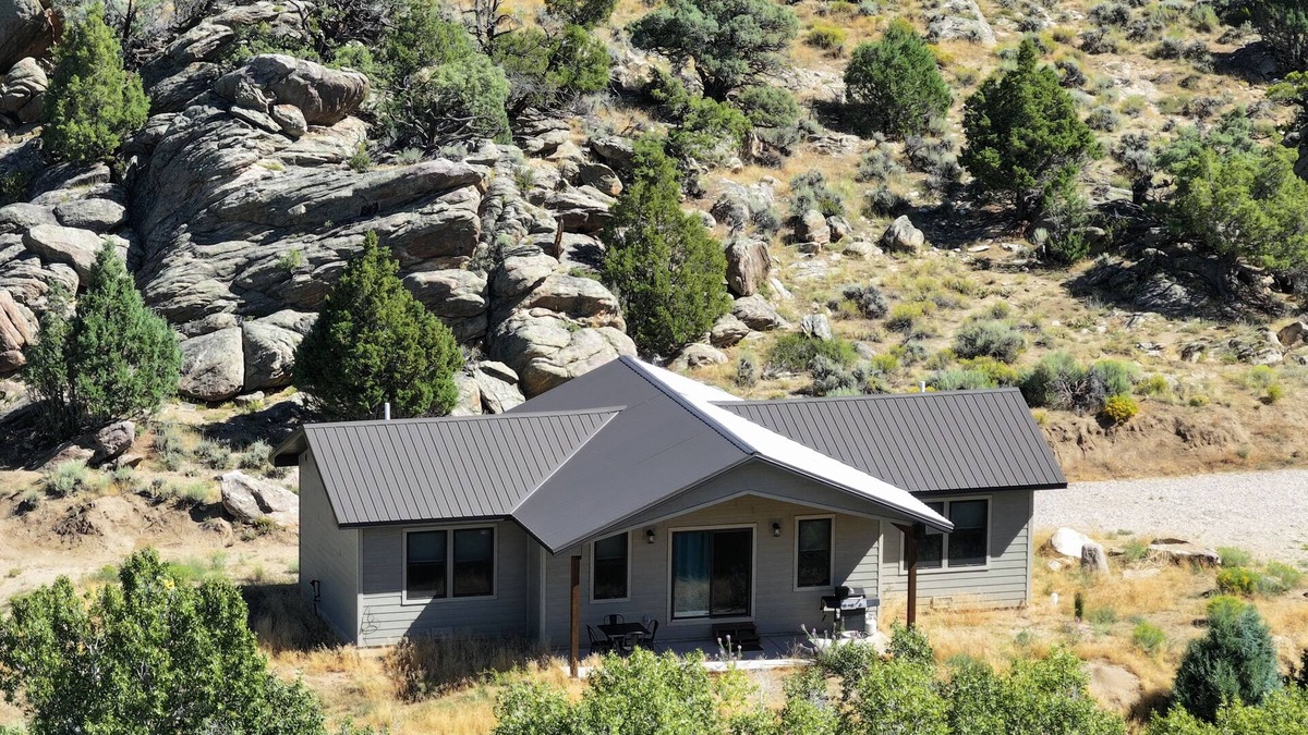 Saratoga Cabin | Located just off of Highway 130 Snowy Range
