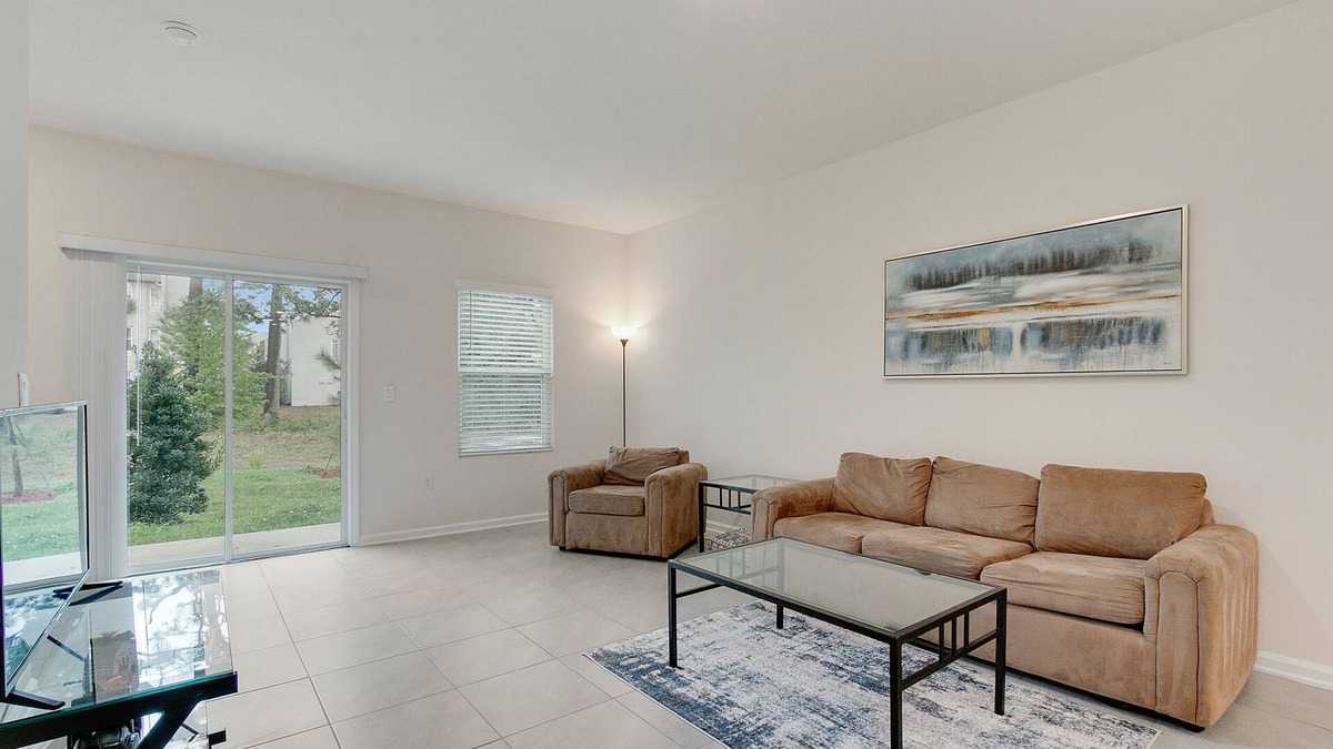Baymeadows House | Located Minutes from the Beach and Downtown!