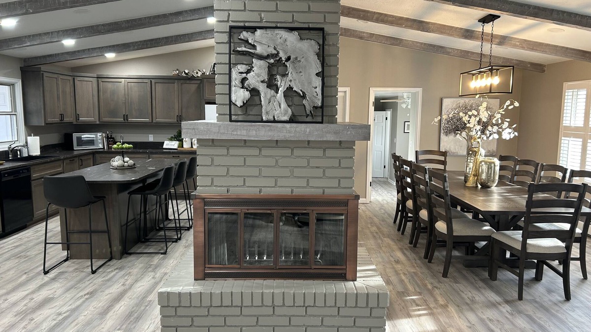 Cody House | Located on a beautiful ranch! Relax with mountain view’s & a pool table