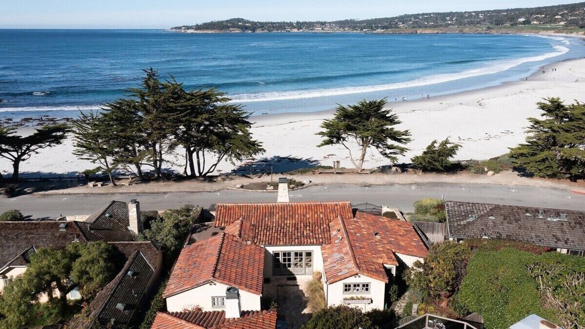 Carmel Point House | Located on Carmel’s most exclusive street overlooking Carmel Beach.