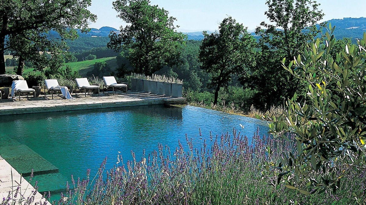 Colle di Val d'Elsa Villa | Located on a wine producing estate, this magnificent property has a 360 degree view on the surro.
