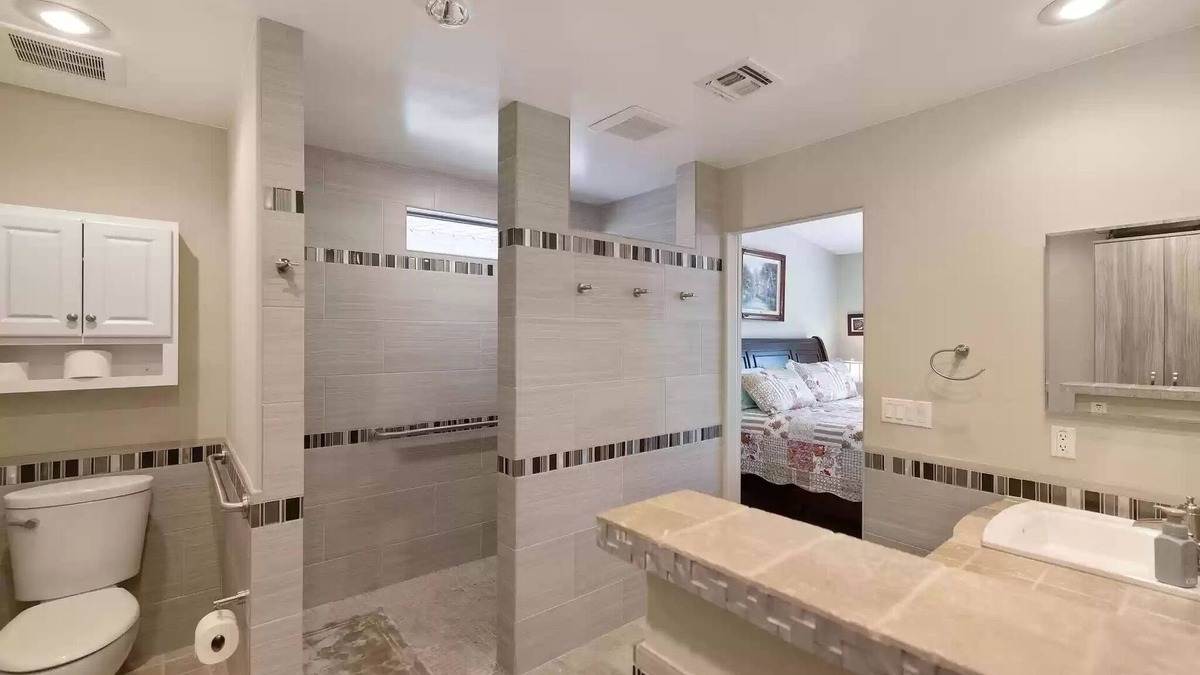 Gilbert House | Located on the 12th Fairway at beautiful Trilogy at Power Ranch