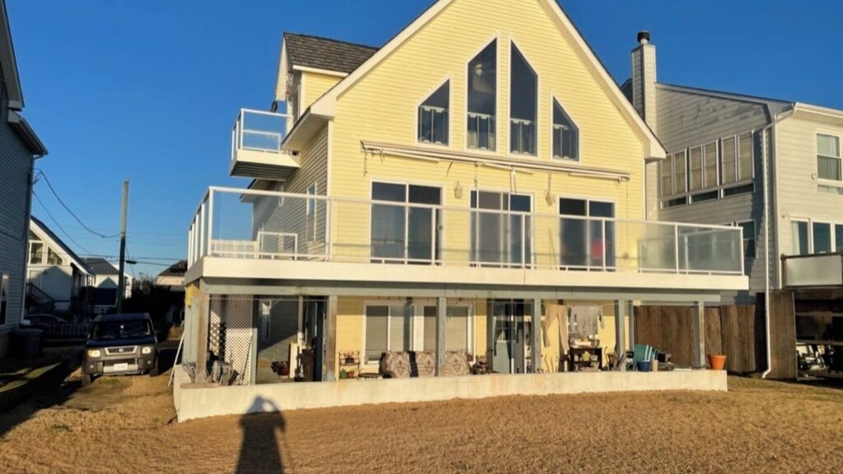 Maryus Apartment | Located on the Chesapeake Bay with panoramic views.