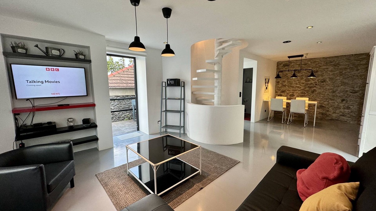 Porto da Cruz House | Located on the Seafront, in Porto da Cruz, Ideal for a Relaxing Holiday 🏄