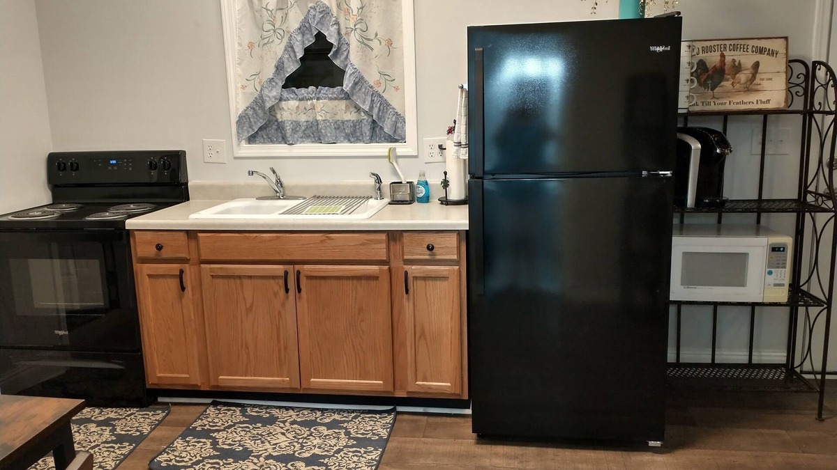 Corinth Apartment | Located within 20 min of Pickwick, Shilo National park and several wedding venue
