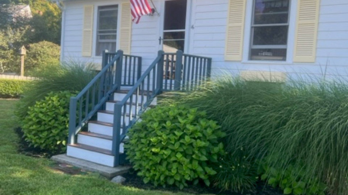 Scituate Cottage | Location - 5 houses away from Museum Beach!