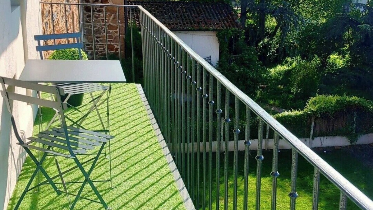 Bourg-de-Thizy Apartment | Location Appartement
