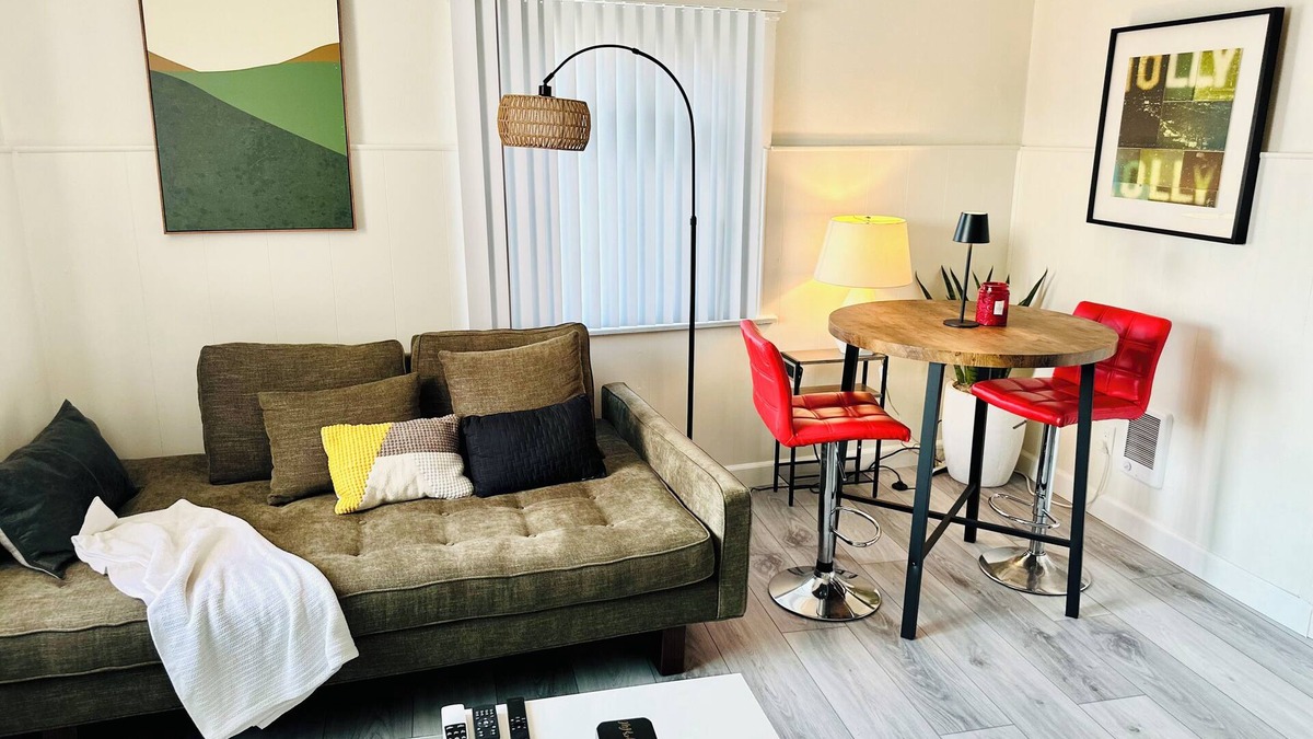 Hermosa Beach Apartment | Location! Coastal Elegance in Prime Hermosa Beach