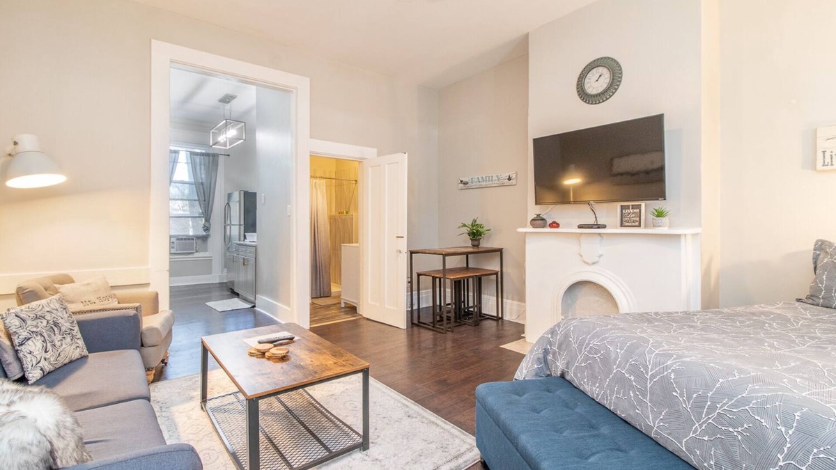 East Price Hill Apartment | Location! Fresh, Clean Studio 3 Miles from Downtown Cincinnati