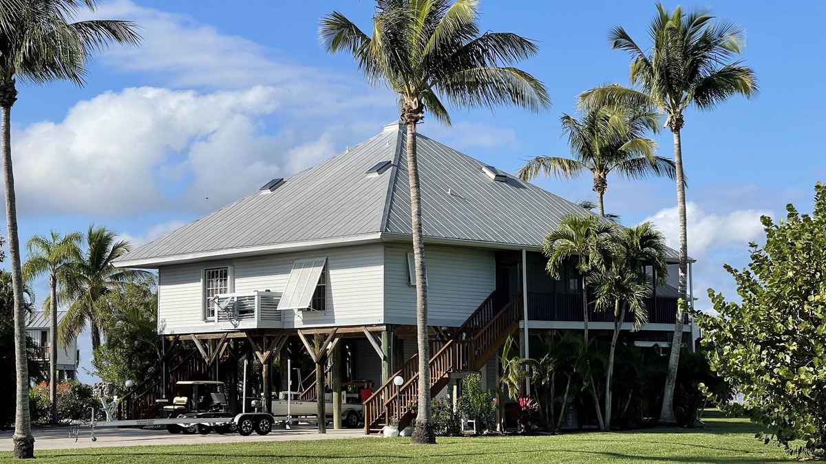Chokoloskee Condo | Location, Hidden Gem, Fishing, Paradise, Sunsets, Relax on the Bay 1274 sq ft