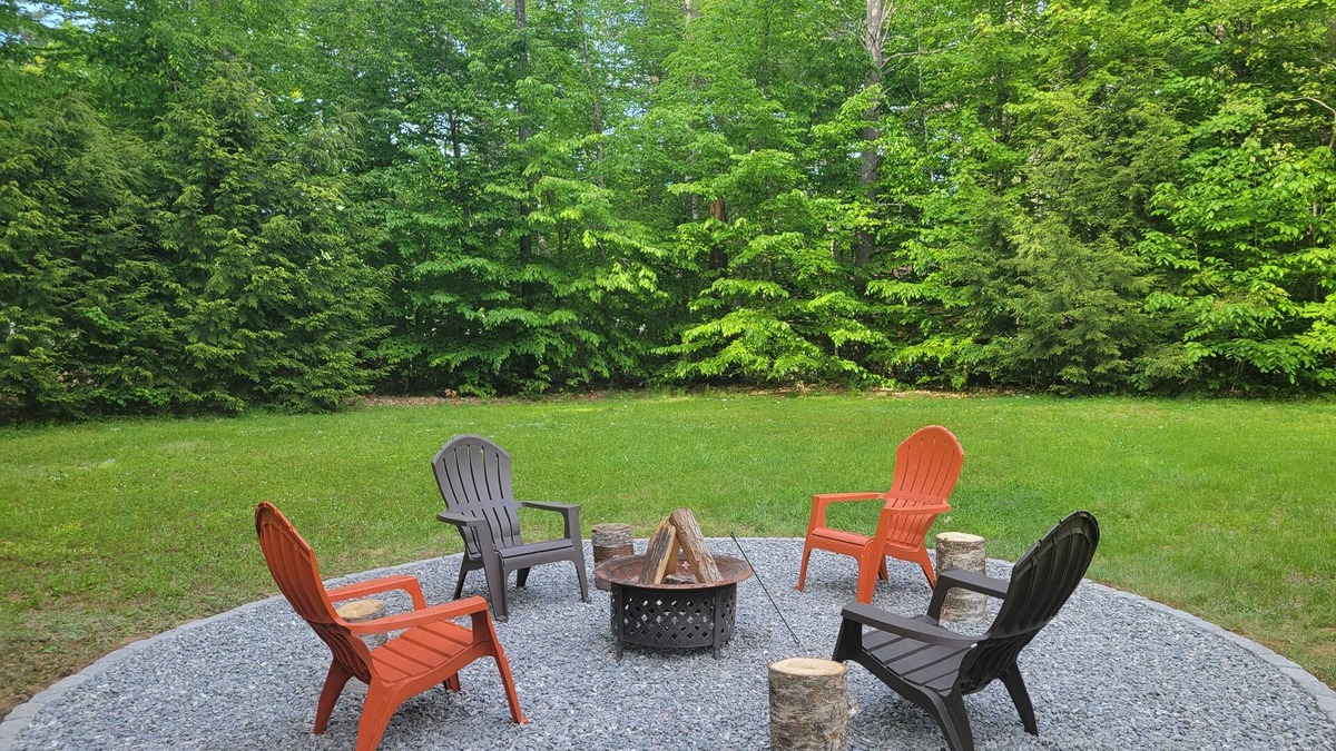 Naples Cabin | Location⭐️⭐️Lake Access, Sebago Cove, Screen Porch, Fire Pit, Downtown 2.7miles!