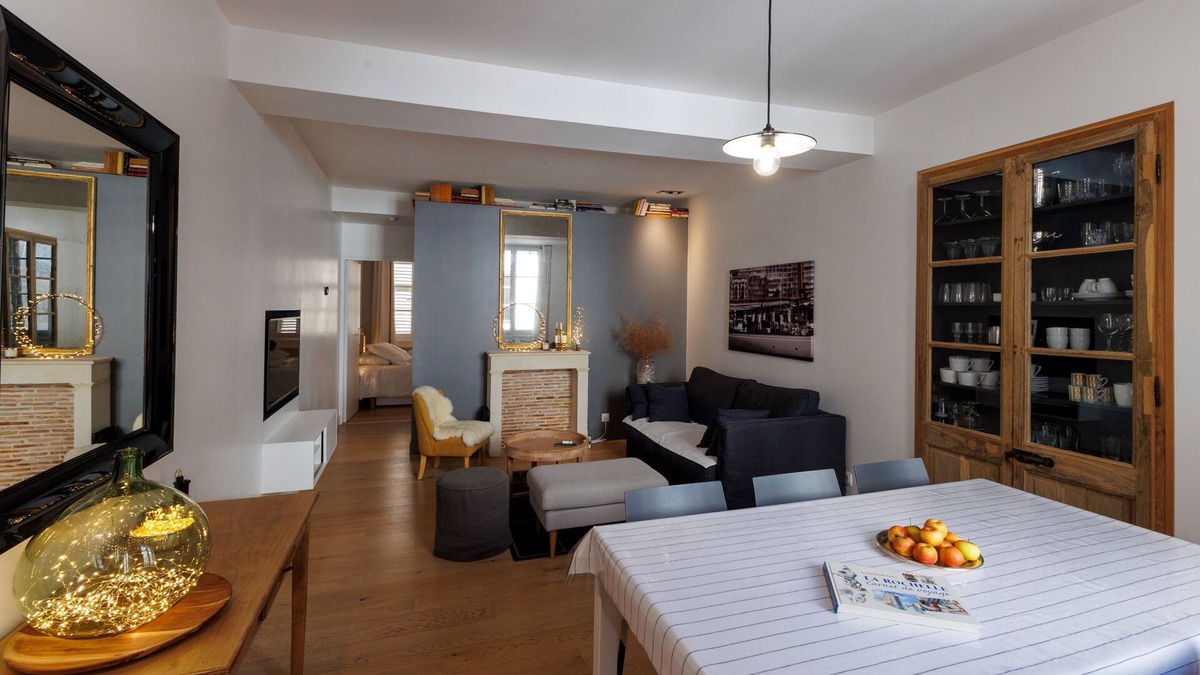 La Rochelle City Centre Apartment | Location les merciers: 5 people La Rochelle.