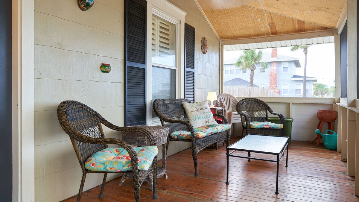 Jacksonville Beach House | Location! Location! Beach House 100 yards from ocean!