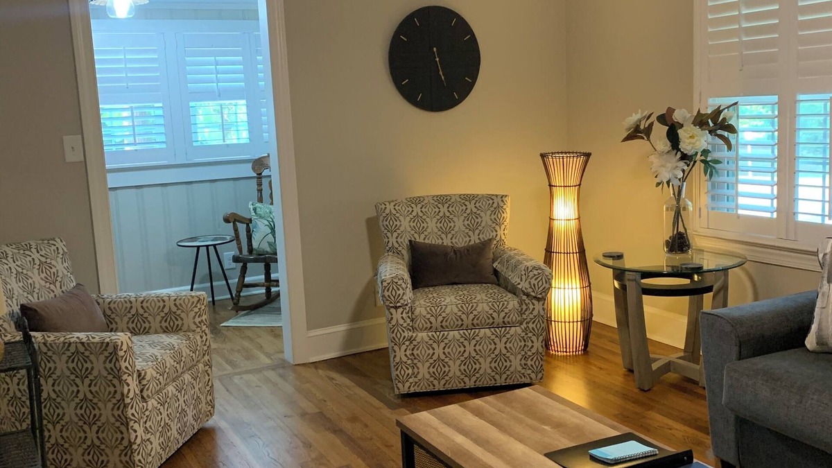Cary House | Location Location : Downtown Cary NC- Dog friendly, quaint, clean home