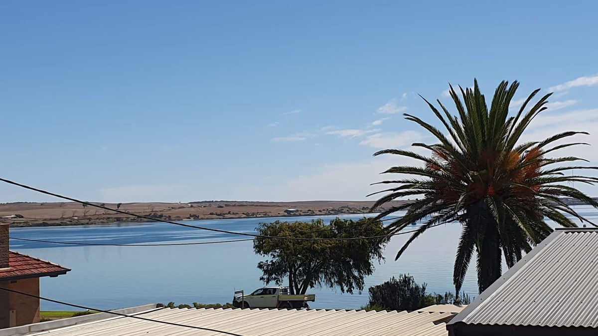 Ripon House | Location, Location, Location - Bayview Holiday House