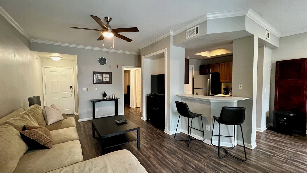 Cityplace Apartment | Location Location Location! Great apartment in Uptown
