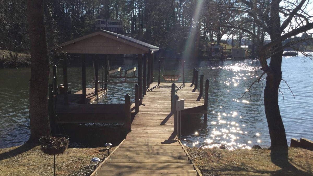 Moneta House | Location! Location! Location! Nice cove and close to all lake activities!