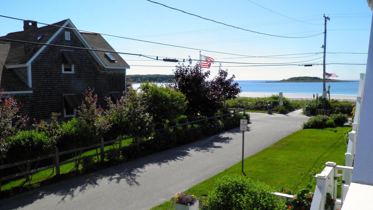 Kennebunkport Condo | LOCATION! LOCATION! 2 Bedroom Cottage Across the Street from Goose Rocks Beach
